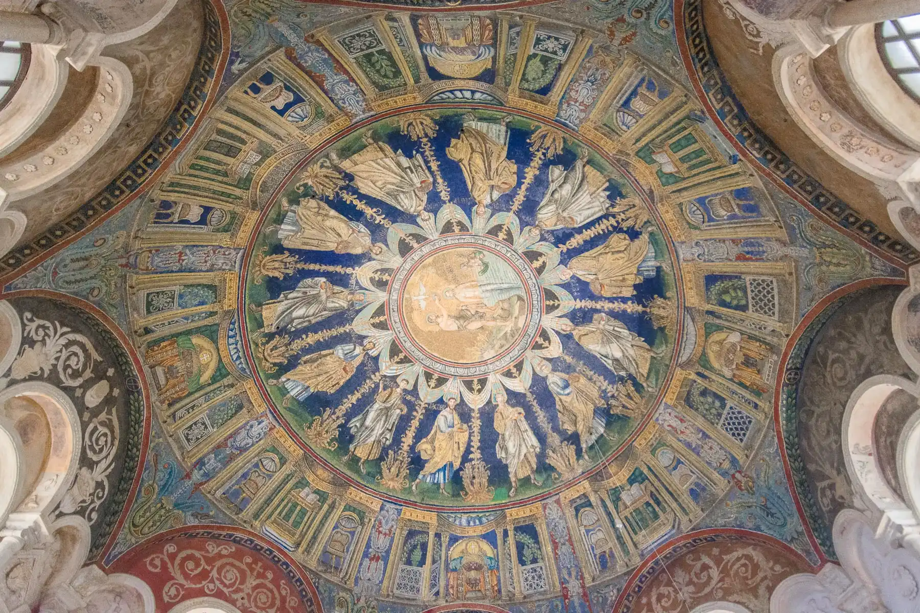 Mosaici della volta del Battistero Neoniano, Ravenna