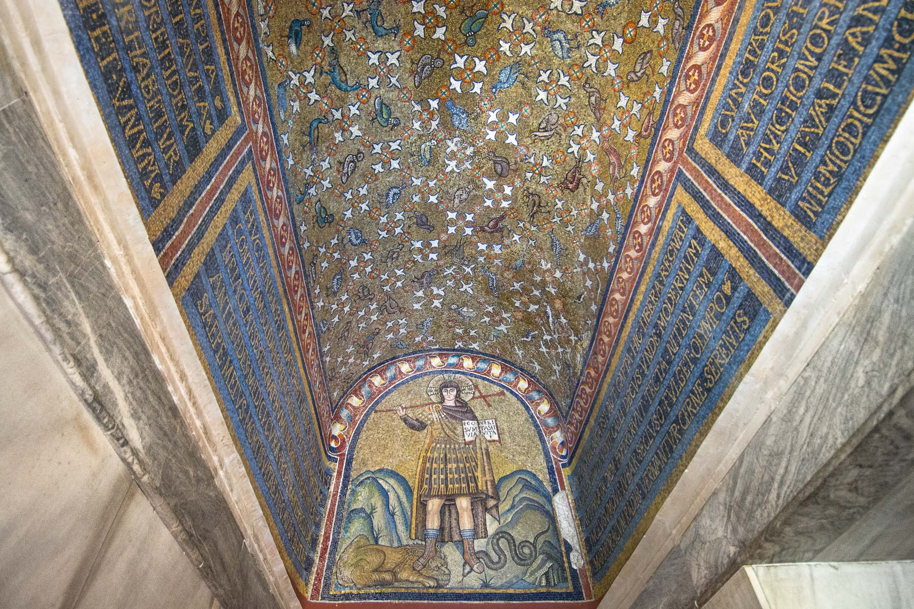 Mosaico con Cristo-guerriero. Cappella di S. Andrea, Museo Arcivescovile. Ravenna