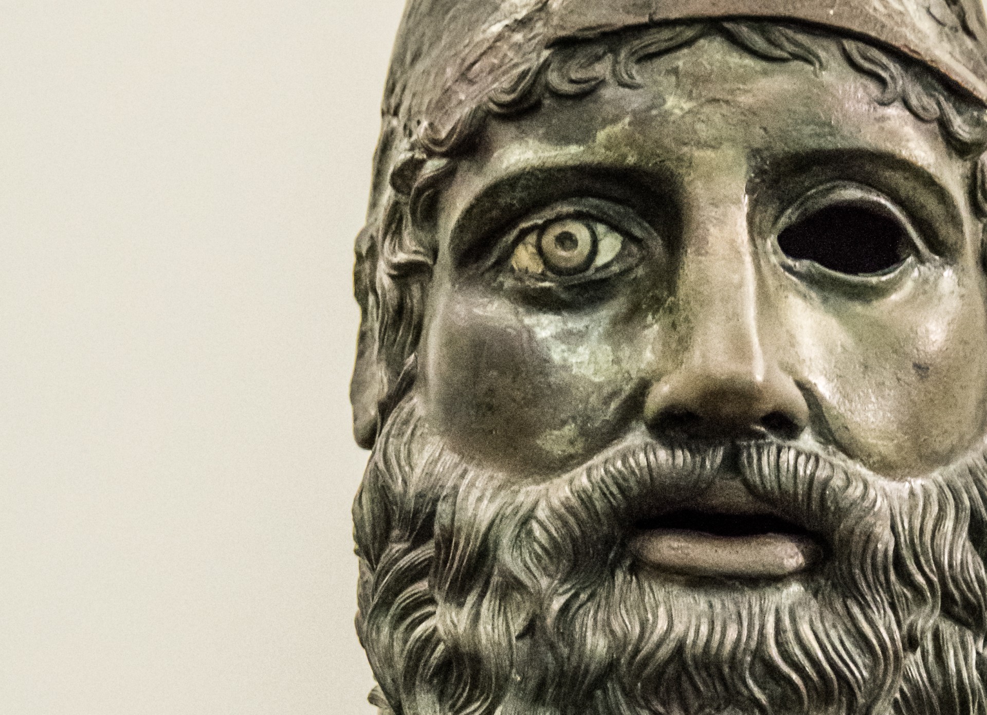 Particolare del Bronzo B, Museo Archeologico di Reggio Calabria.–