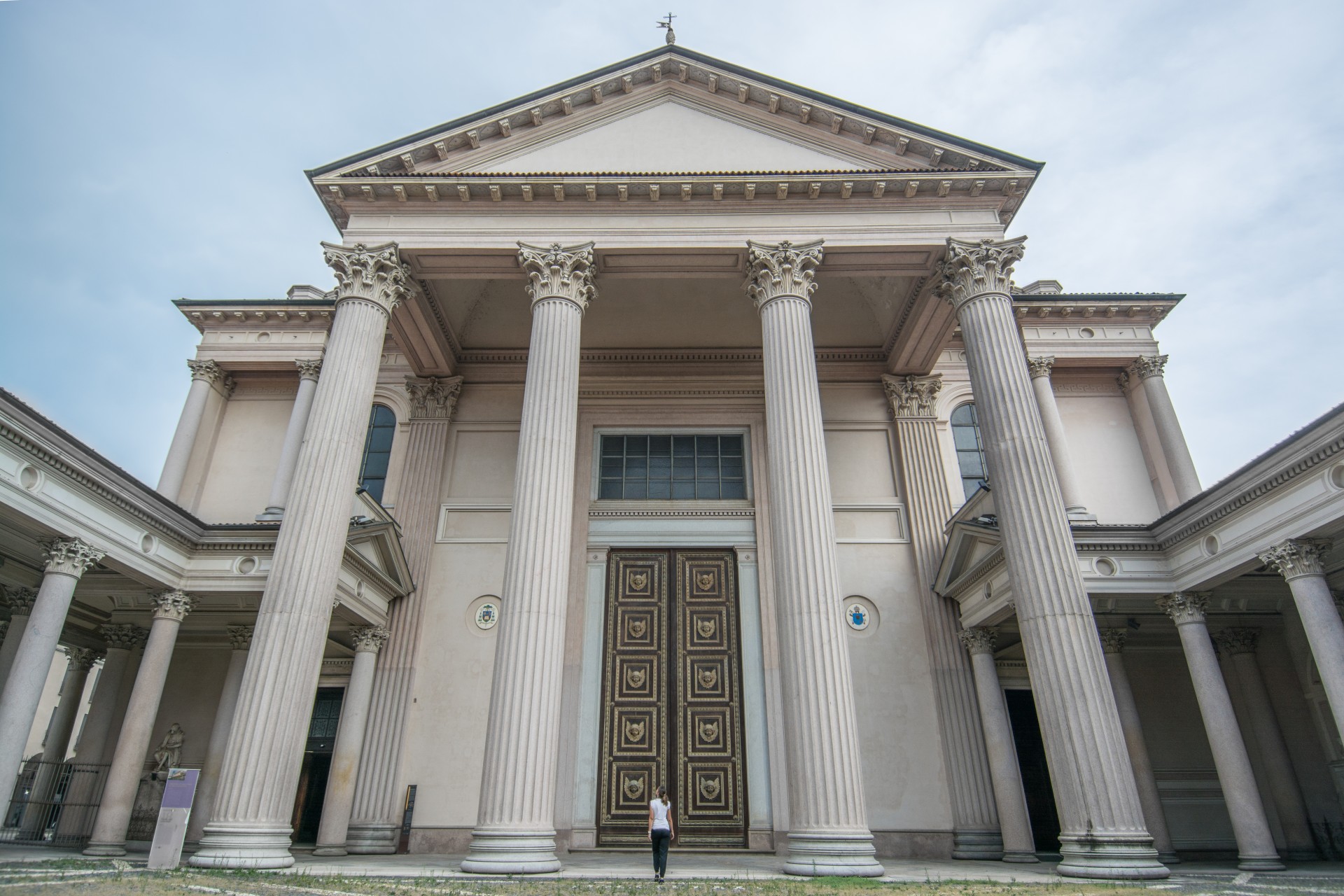 Facciata del Duomo di Novara-