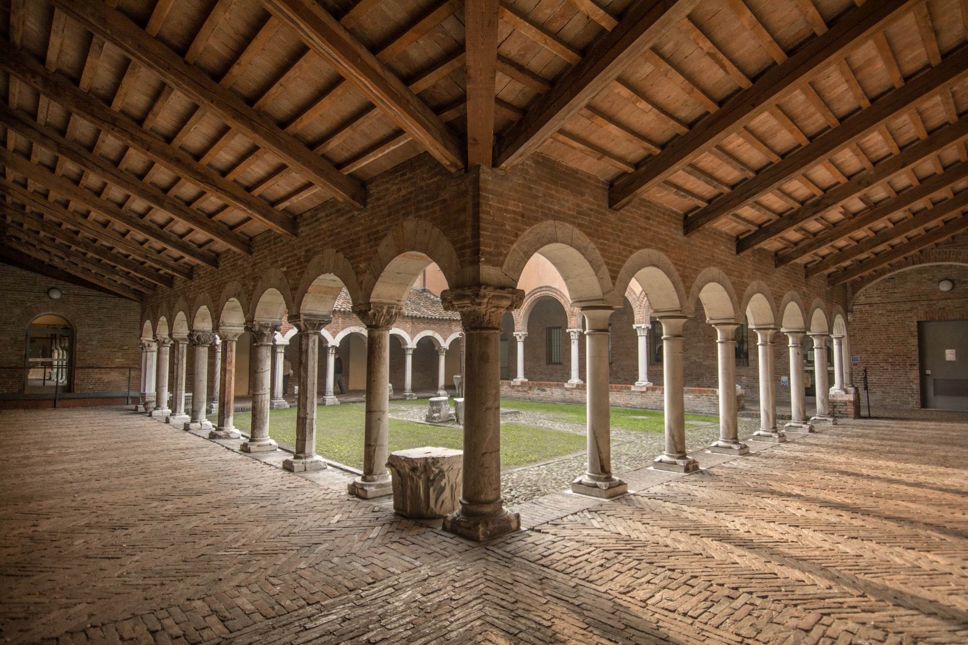 Chiostro dell’ex Chiesa di San Romano, Ferrara