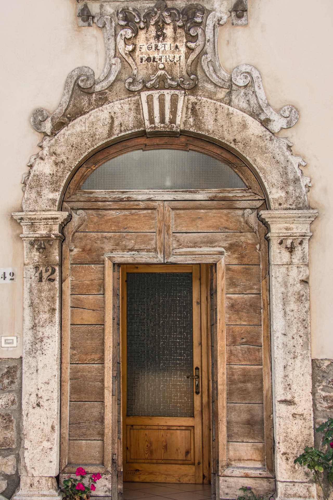 Un portone di Pescocostanzo