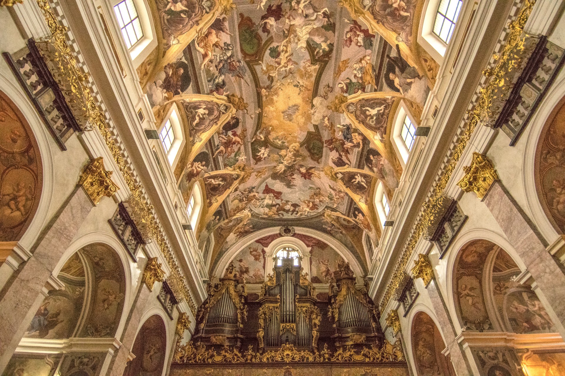Gli affreschi barocchi della cattedrale di Lubiana, Slovenia