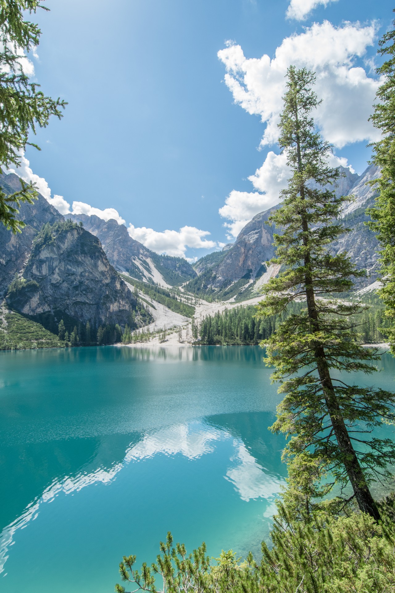 Le acque turchesi del Lago di Braies