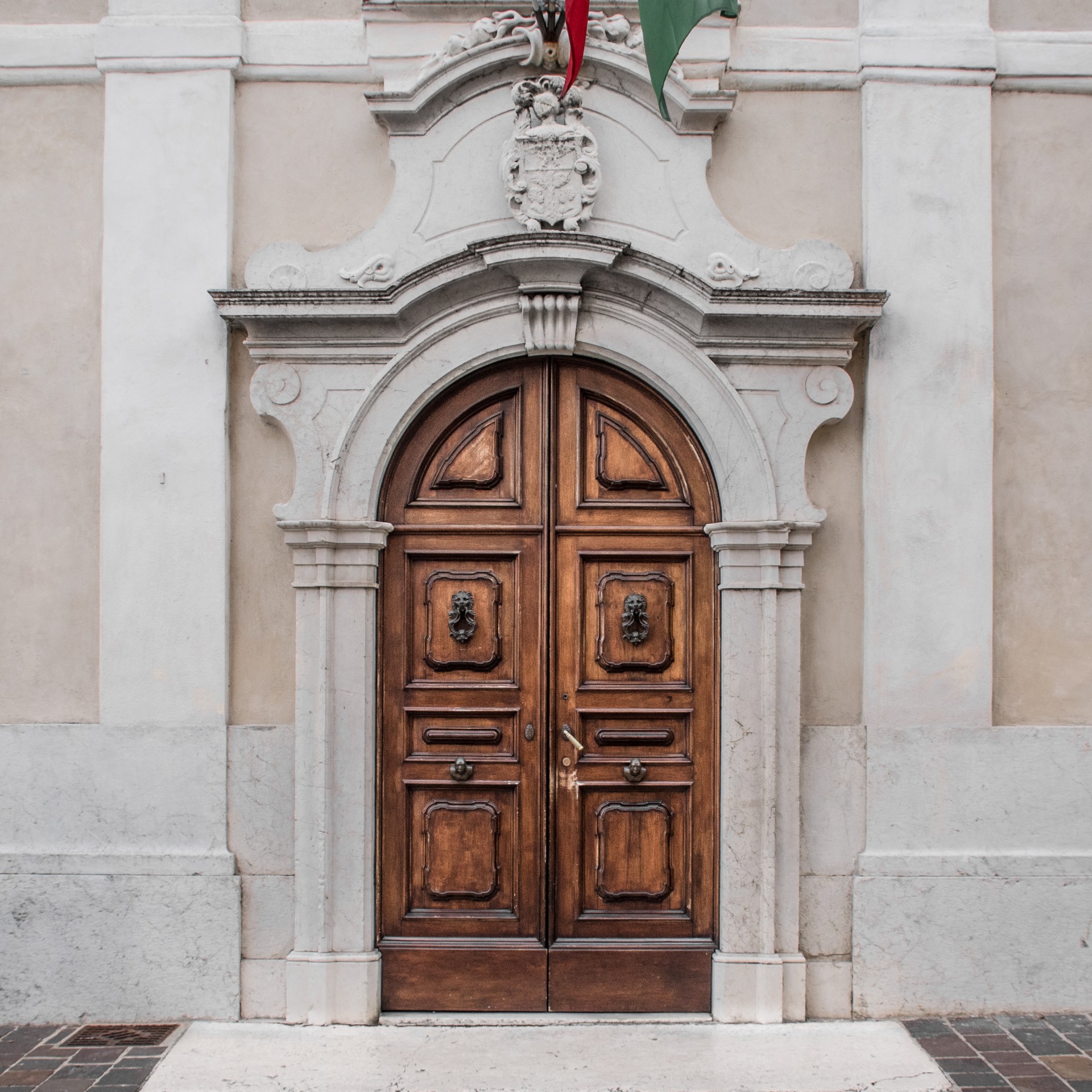 Un portone di Medole