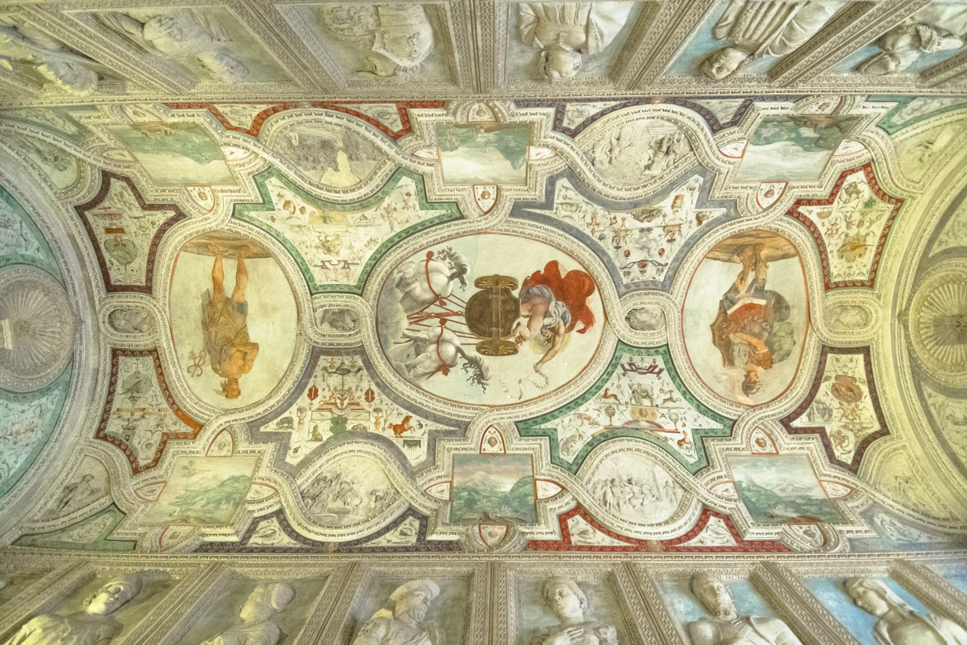 La volta della Galleria degli Antenati. Palazzo Ducale di Sabbioneta