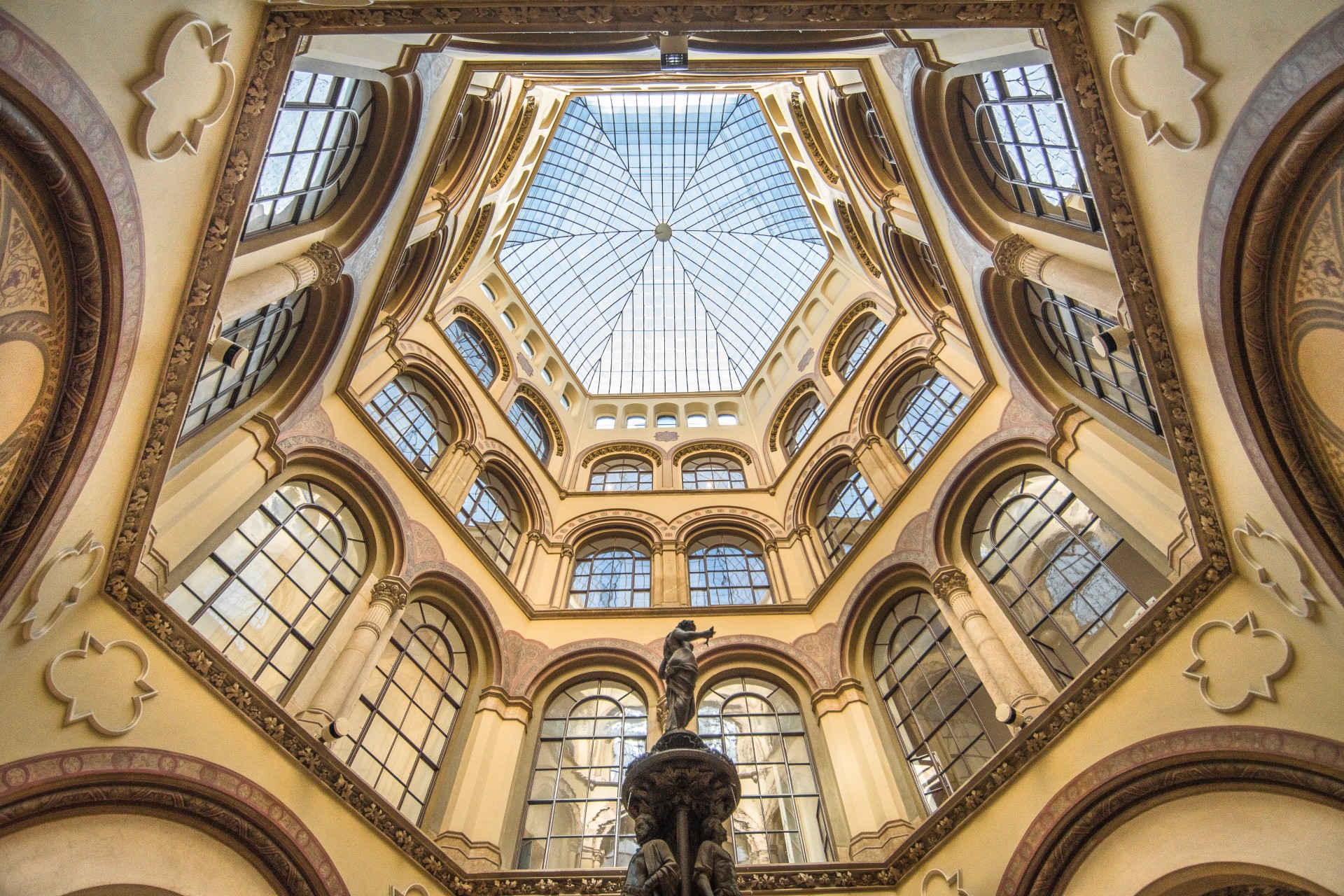 Palazzo Ferstel (1860) in origine sede della Banca nazionale e della borsa valori, Vienna