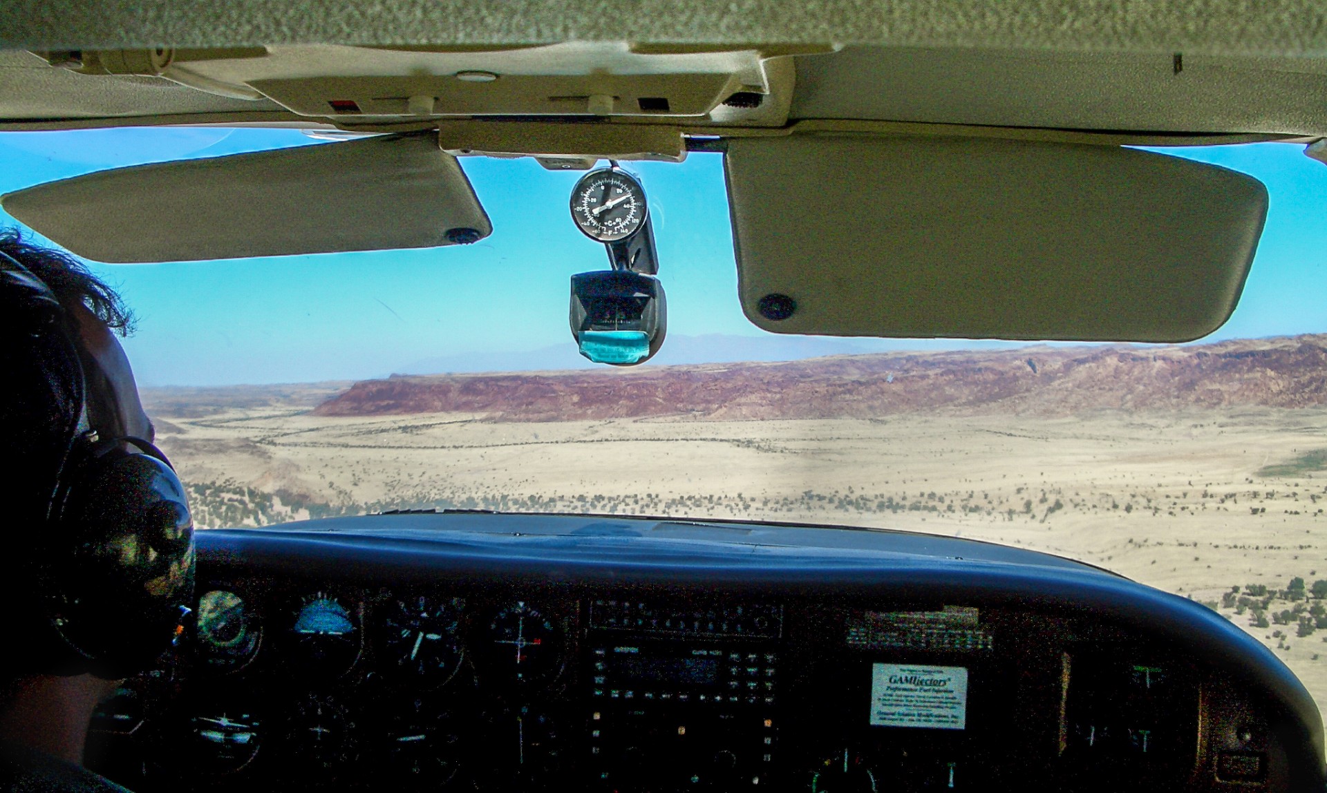 Volo cessna. Atterraggio nel Kaokoland, Namibia