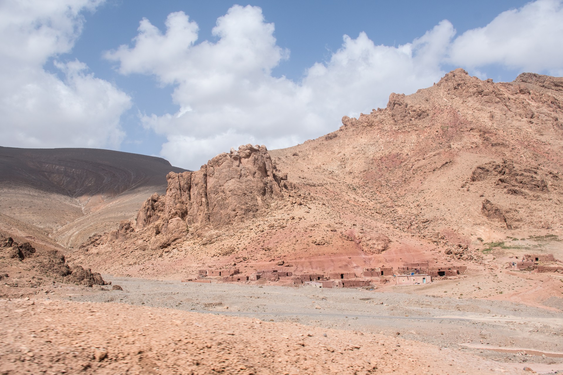 Le formazioni rocciose color pastello del Medio Atlante, Marocco