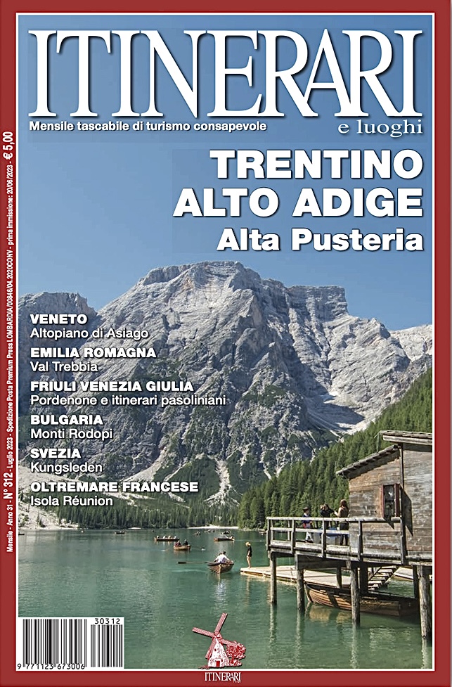 Riviste, magazine, press, giornalista, stampa, journalist, writer, travel, travel photographer reporter, rivista