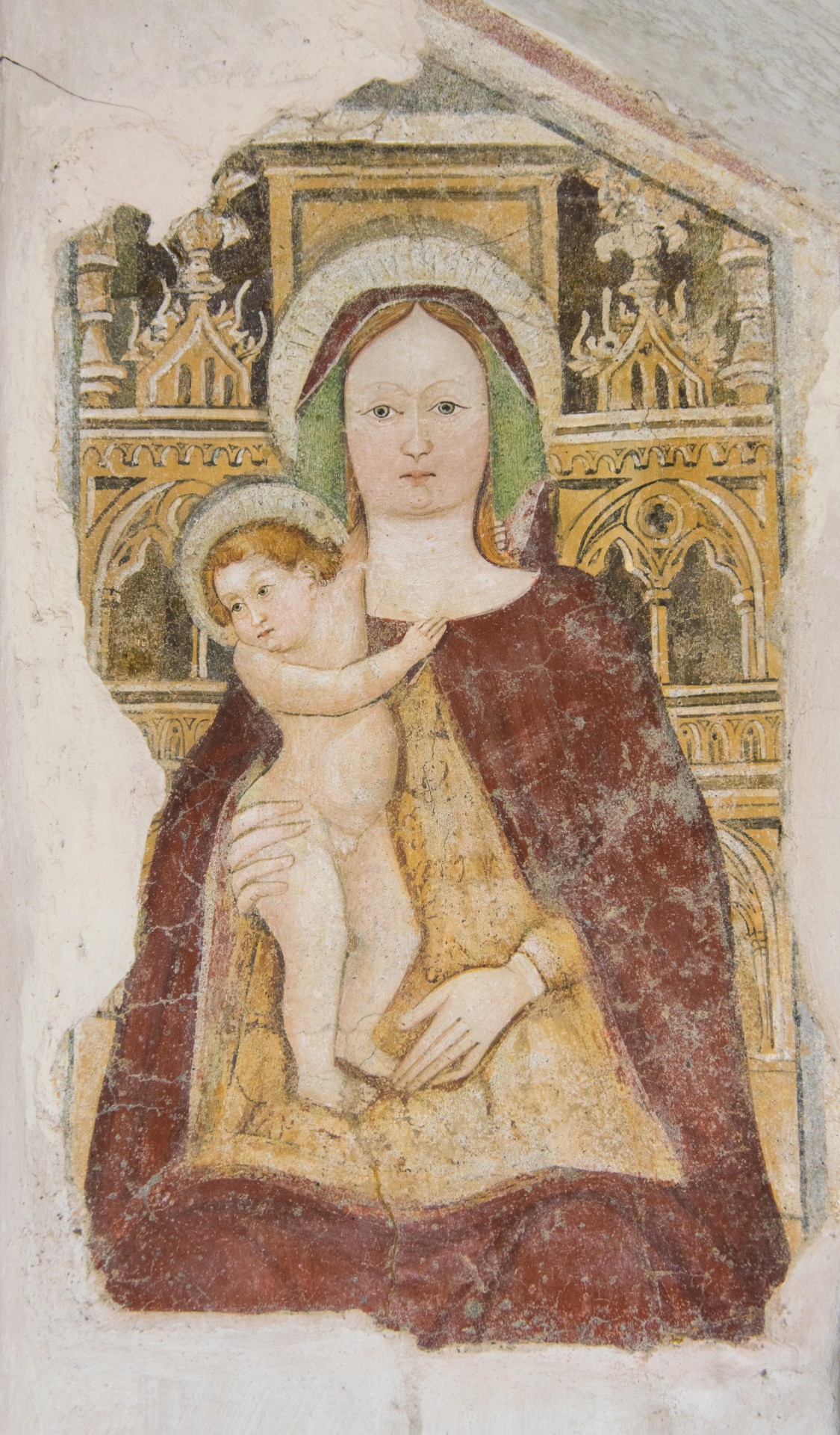 Madonna con Bambino. Affresco della Chiesa di S.Michele al pozzo bianco, Bergamo