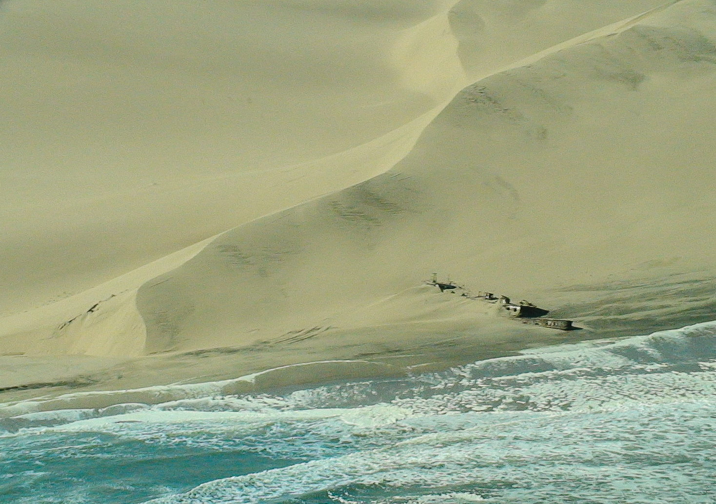 Relitto navale. Volo cessna sulla Skeleton Coast