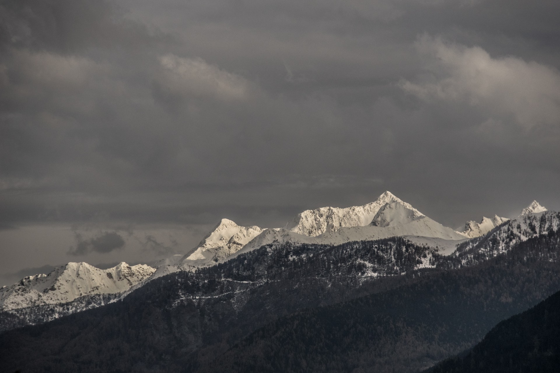 Le vette attorno alla Val Masino