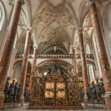 Massimiliano I d’Asburgo e la Chiesa di Corte